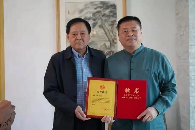听读曲波:家国情怀铸就红色音乐史诗--威海市中华文化促进会五一文化活动日侧记