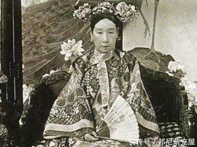 司机|慈禧第一次坐火车提出3个要求,把司机给为难了,洋人嘲笑她无知