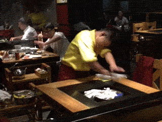 |搞笑GIF：姑娘这么玩，你想笑死我吗？