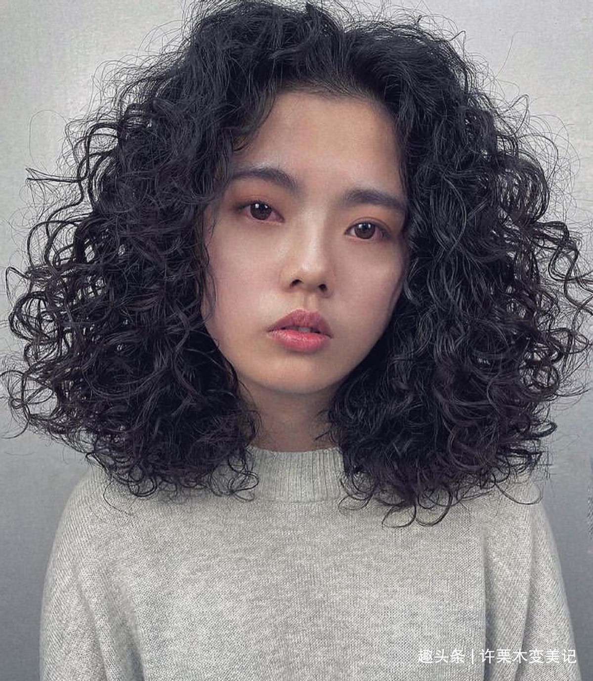 螺旋 女人50岁以后,剪发型要认准了,最好避开这3款!试试另外3种