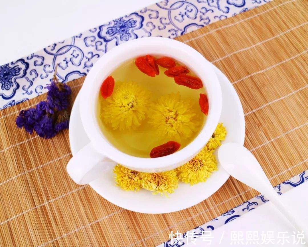 枸杞|男人睡前吃几颗枸杞，持续一周，3件好事，会“降临”到身上