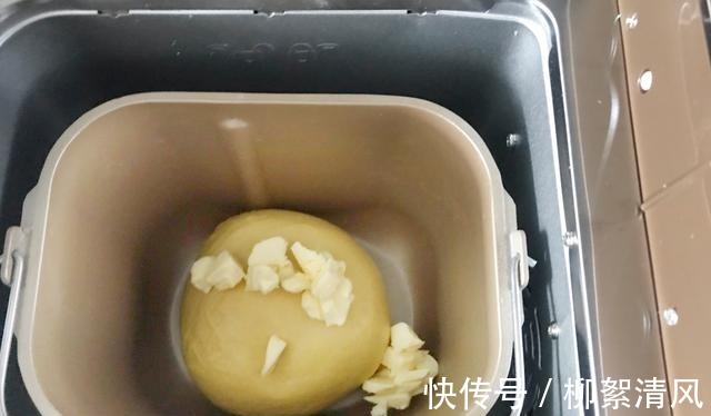 孩子超爱的创意点心南瓜小面包,口感松软,香甜可口,超可爱!