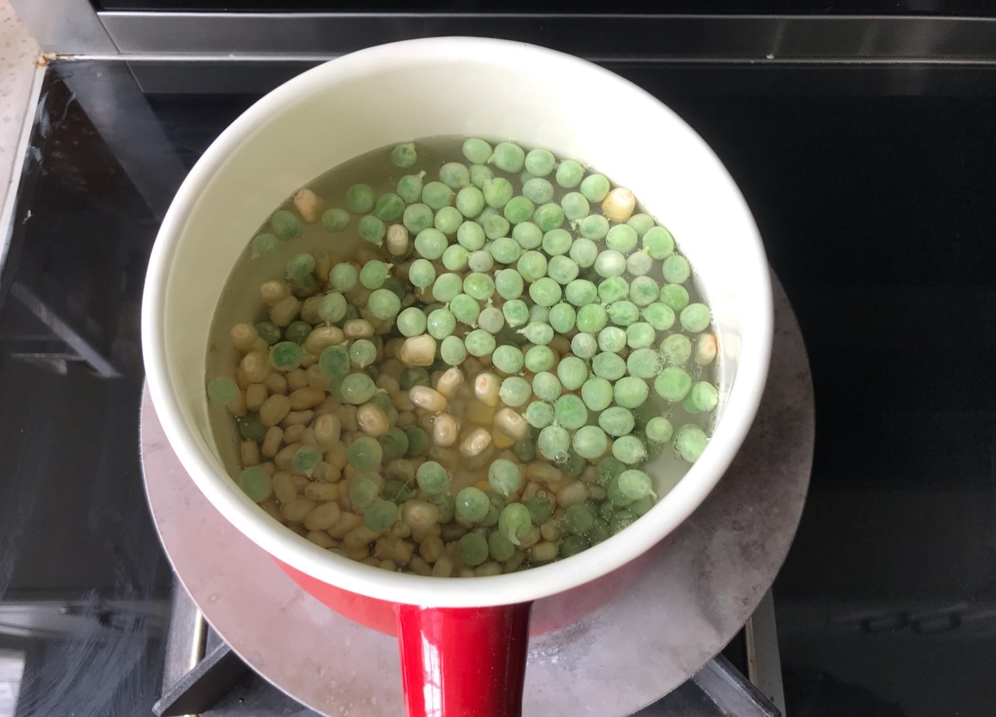 馄饨皮别再煮了，教你新吃法，10分钟做1锅营养美味，孩子抢着吃