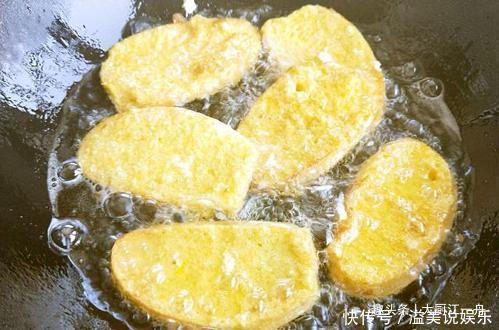 馒头|干炸馒头片,馒头片先炸就错了,难怪不好吃,大厨这样做才对