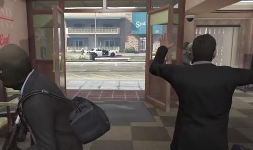 gta5|在《GTA5》中抢劫时反其道而行，给警署报警自首会怎样？