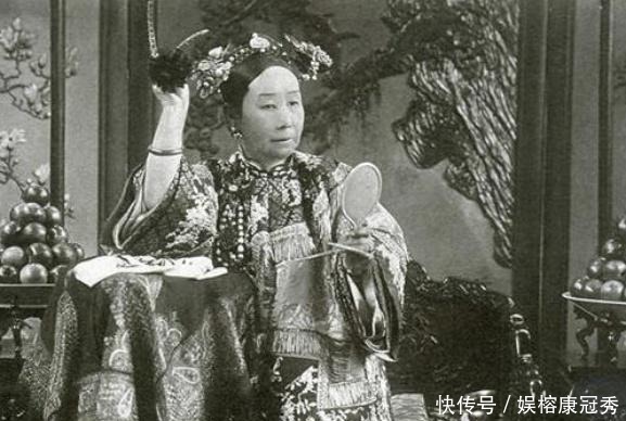 慈禧|为什么慈禧每天化妆时,嘴里都会含着两个核桃?