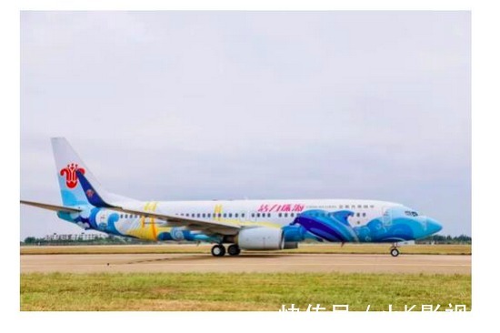 高格|活力珠海号”主题客机首航,格力地产高格健康定制口罩“冲上云霄