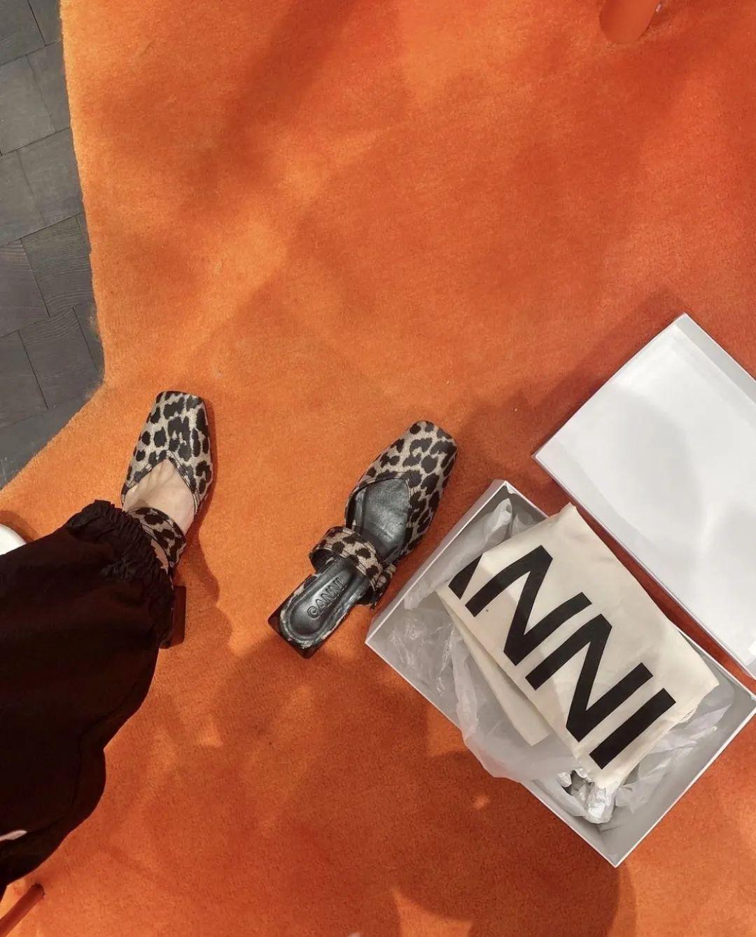 时髦|这个秋冬,让鞋子时髦起来的秘诀竟然是“变方”