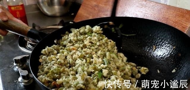 蒸豆角好吃有诀窍，用婆婆几十年的老方法，蒸两锅不够吃，太香了