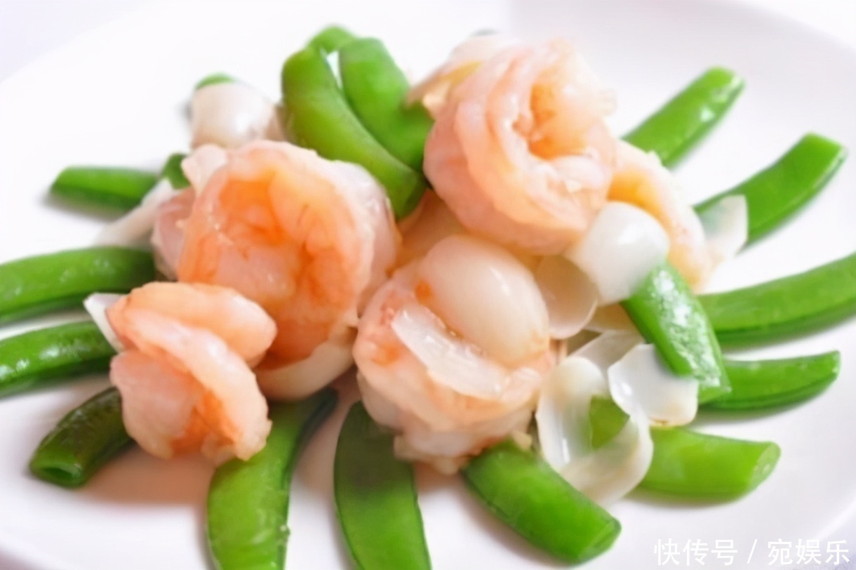 女性不想显老,不妨多吃几种食物,排出污血和毒素,保养子宫