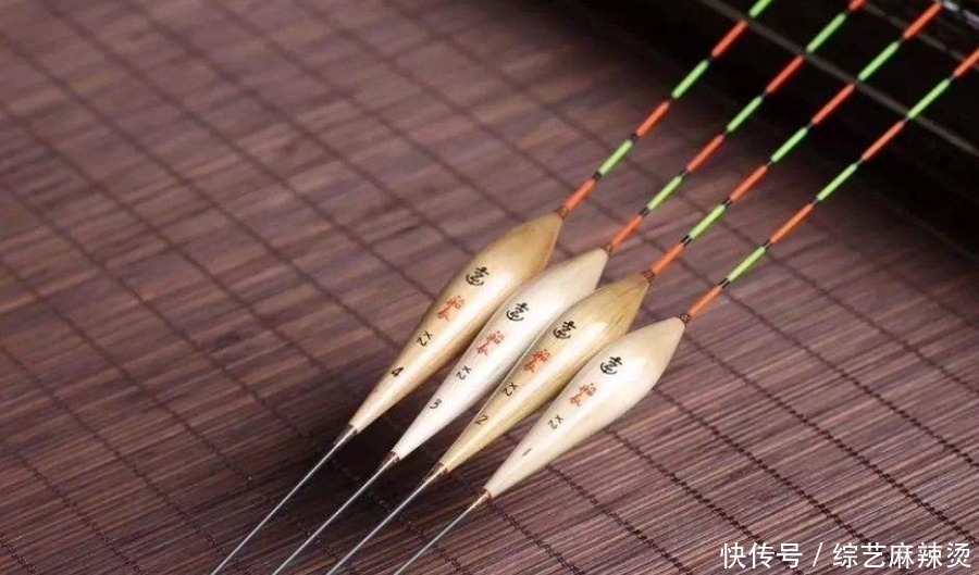 酱层|水底泥巴太厚,有鱼却不见吃口?老钓手果断出招,刚下钩就中鱼