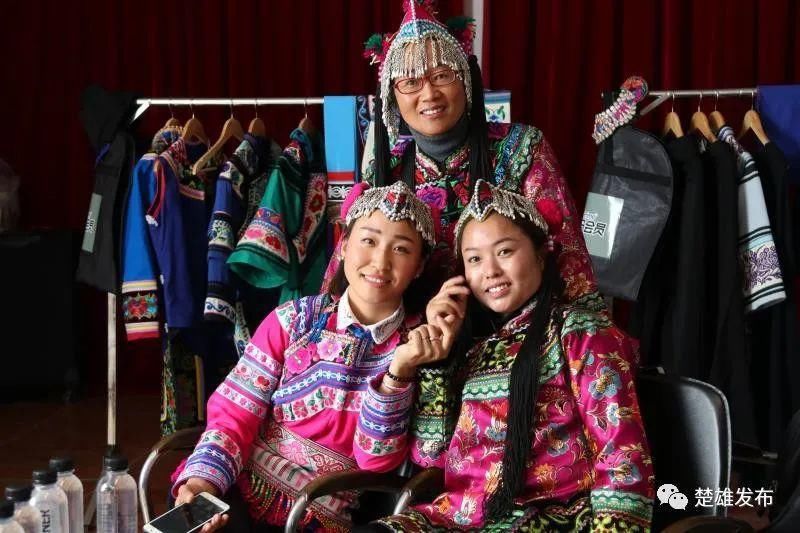  经典|武定彝绣：绽放在布匹上的经典