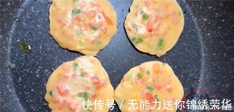 1西红柿2个鸡蛋,你最想不到的做法,每次出锅孩子吃不够,太香了