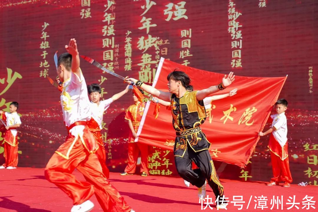 传统武术|好看！早上，这场武术表演太秀了……