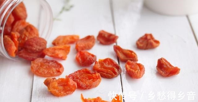 教你做酸酸甜甜的杏干,储存时间久,味道还好!