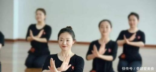 兴趣班|这3类兴趣班,已经被很多家长加入“黑名单”,用处不大还费钱