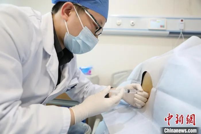 脊髓性肌萎缩症|70万一针天价药进医保，新年第一天他们用上了！