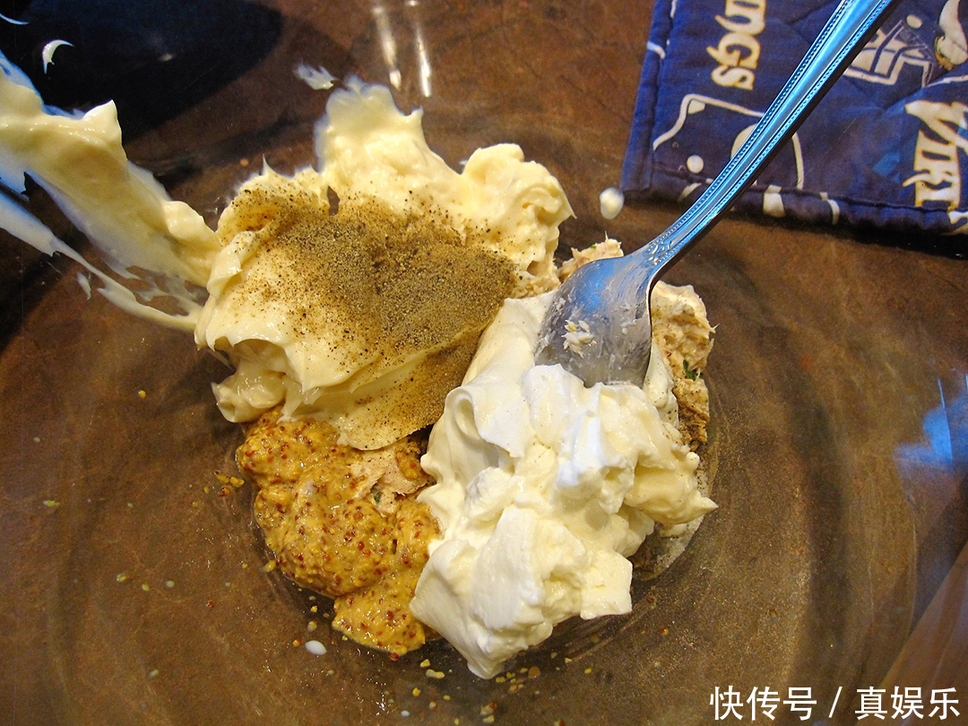 一到冬天,我家面条就要换种新吃法,不蒸不煮也不炒,却比肉还香