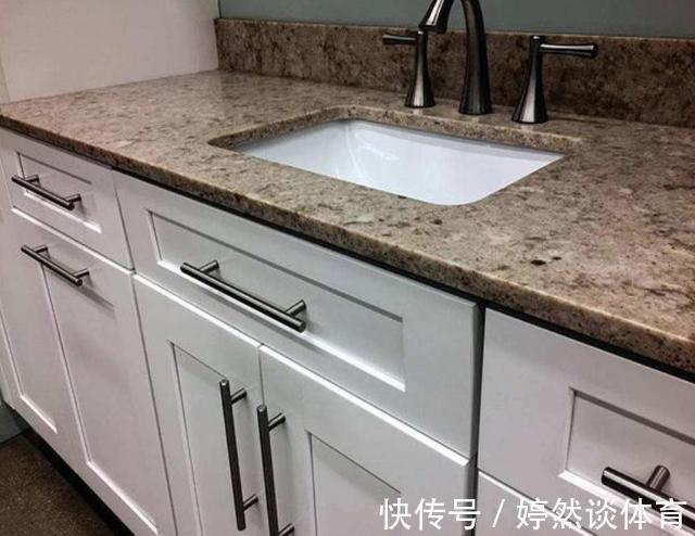 橱柜|洁净厨房下，橱柜台面选择和保养太重要了，5个细节要知道