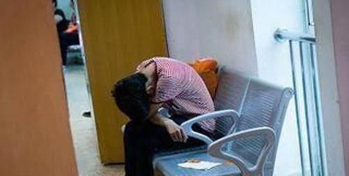 二胎|二胎产下女儿,护士恭喜老公,但他的一句话让护士气愤不已