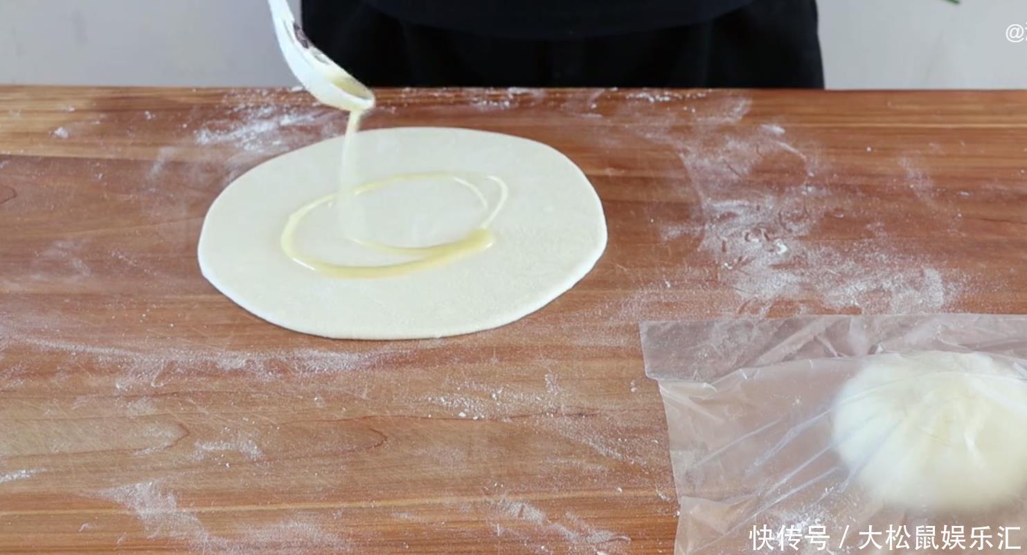 学会这个和面配方：做出家常饼，口袋饼，春饼，个个柔软好吃