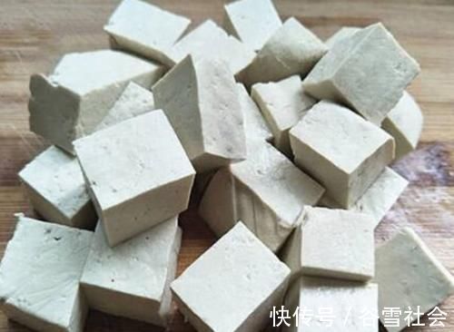 油炸|炸豆腐,直接炸就错了!多做1步,豆腐不溅油,不易碎,还不油腻