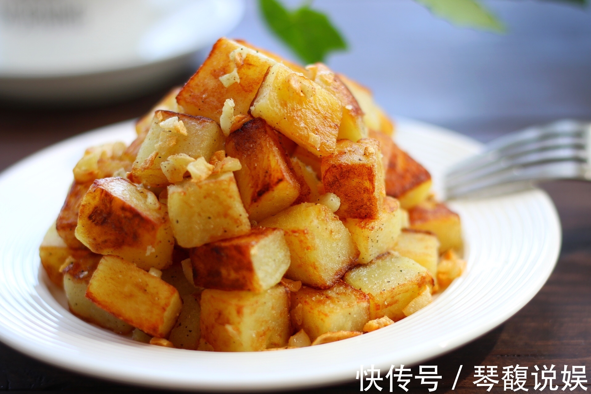 土豆别总是炒和炖了，教你新做法，超简单，味道却是超级棒