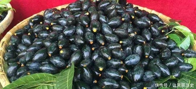 大叔街边卖“水果”,30元一斤无人买,看清是“它”后,我全包了!