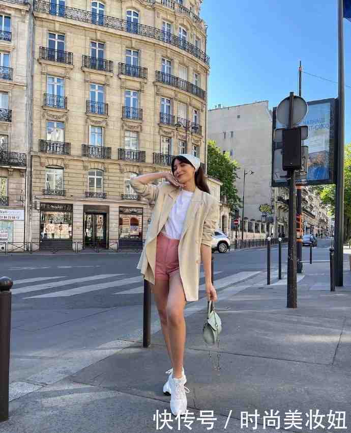 亮色系|女人过了30岁，穿衣要有质感，极简浪漫法式穿搭，照着穿美翻了