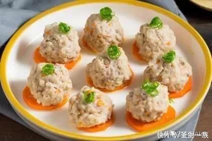 简单又好吃的爽口的下饭菜，鲜美开胃，端上桌都抢着伸筷，秒光！