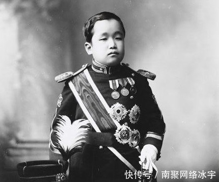 太子|朝鲜末代太子：加入日本皇室，率兵占领东北，晚年穷到没钱看病