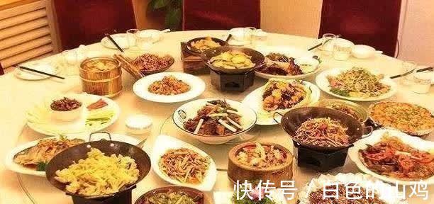 好吃|塔罗占卜：选一桌好吃的年夜饭，看看你明年会有什么收获？