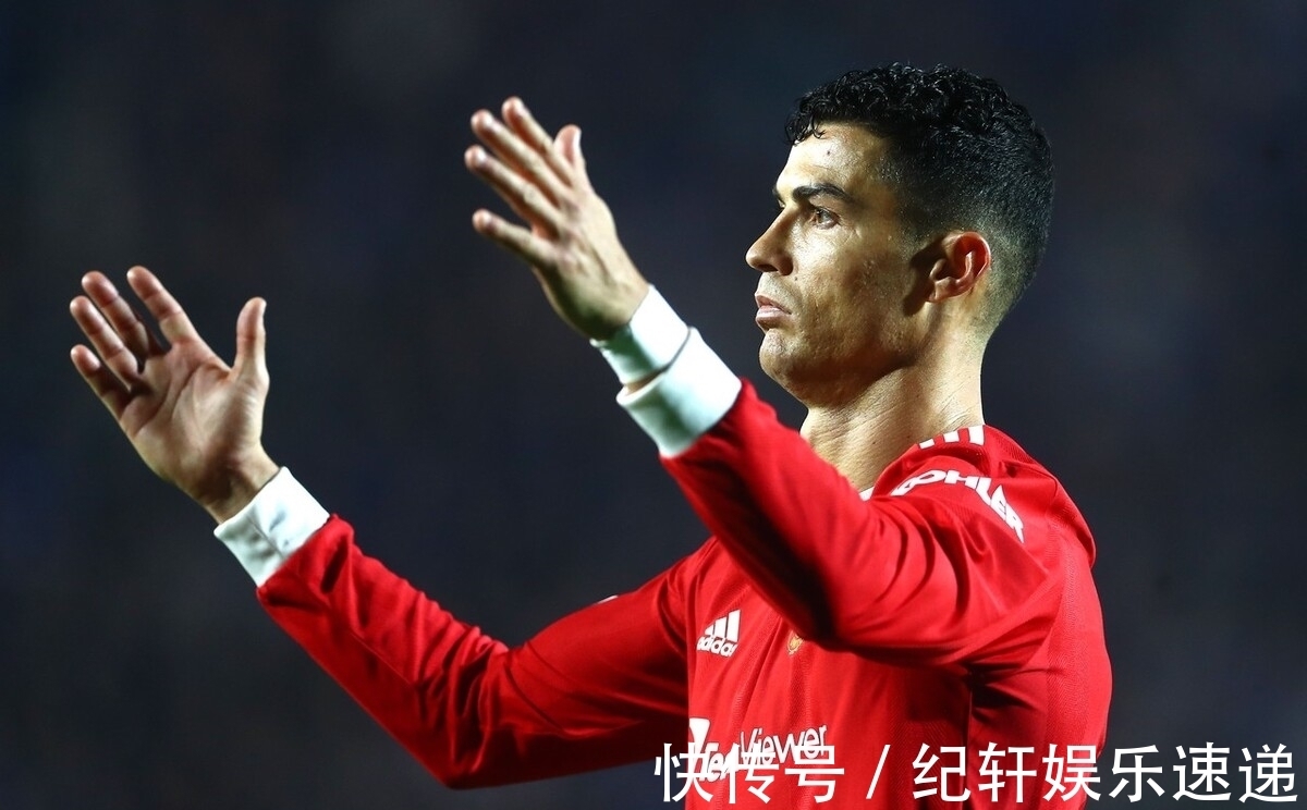 C罗|官宣!梅西当选年度MVP,5比5追平C罗,王霜无缘女足前50