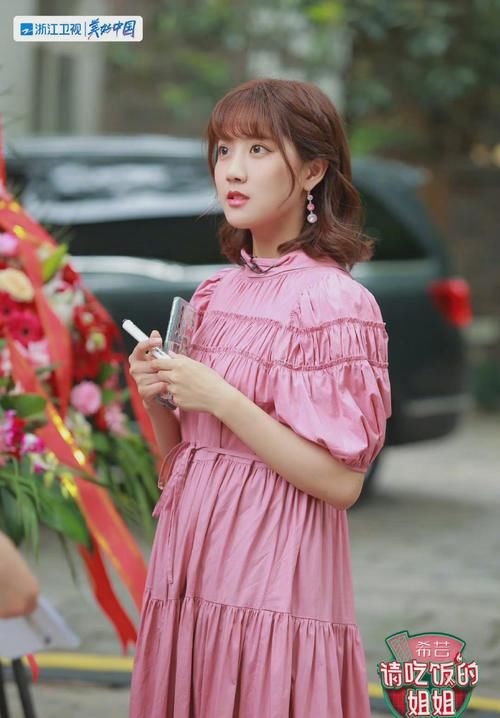 請吃飯的姐姐|《請吃飯的姐姐》姐姐們極力挽救也無法掩蓋節目的“尬”！