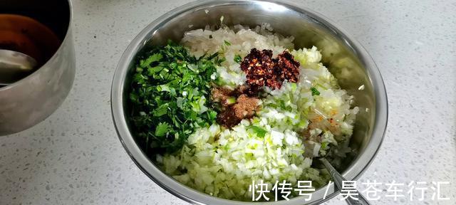 包子|每年冬天我家就爱吃这素包子，5元钱蒸一锅，一口气吃7个