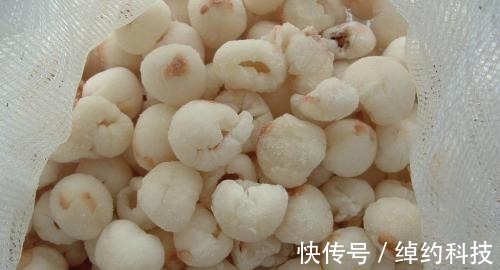 最适合放冰箱冷冻的4种水果，冻好后别有风味，吃着比雪糕还爽！