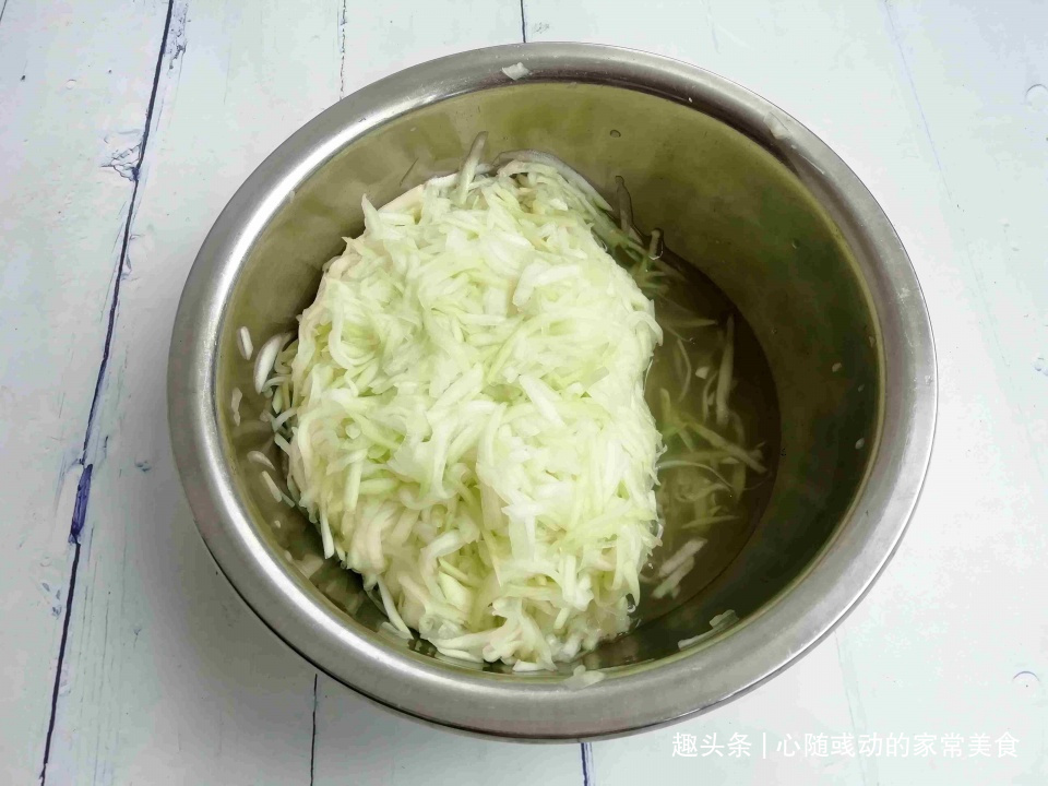 肉馅|入秋吃饺子,韭菜白菜靠边站,多吃此馅,富含维C,营养降秋燥