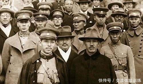 佩服|张学良被释放后,记者问他最佩服谁,他毫不犹豫说了三个名字