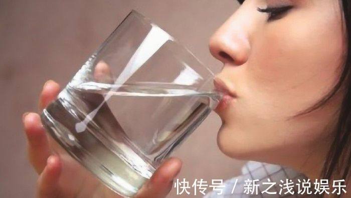 时间段|孕期在这四个时间段喝水,羊水会更“清澈”,对胎儿发育好处多