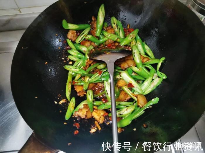 下饭|小炒肉好吃有诀窍，做对这3步，开胃又下饭，味道比回锅肉还好吃