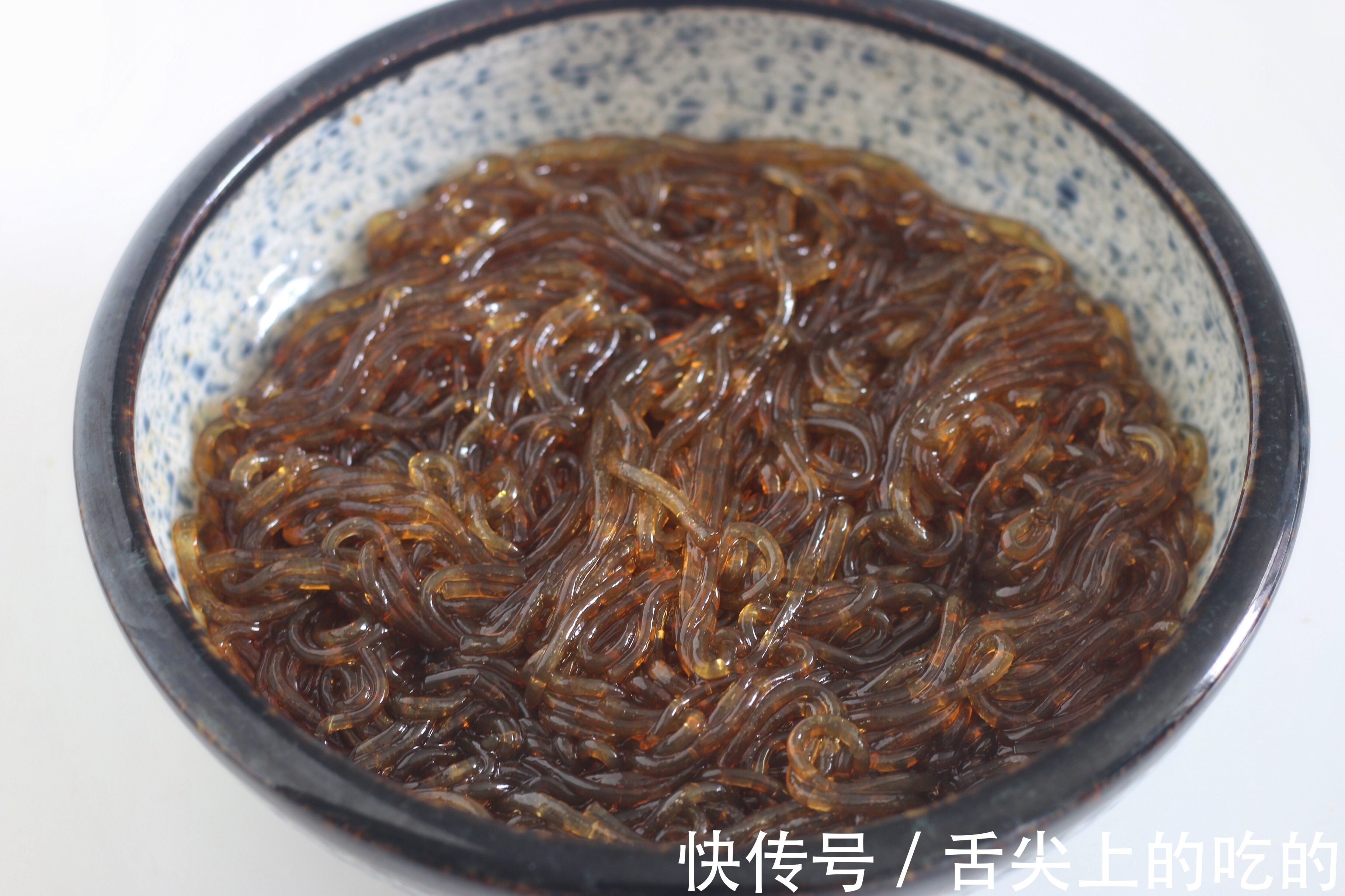 做肉末炒粉条,记住两个关键点,不管放多久,粉条都不粘不坨