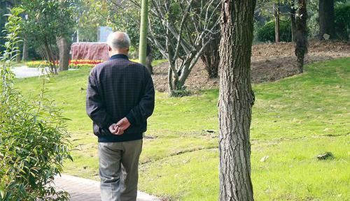 51岁男子,甘油三酯由高到低,用的降脂方法,医生提议借鉴