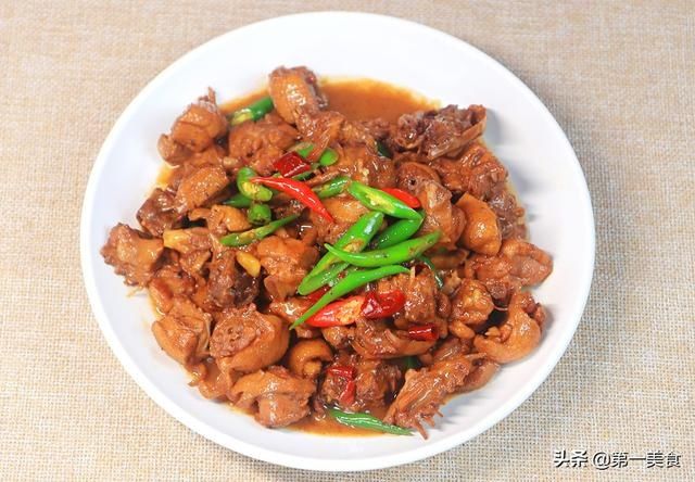 入味|百吃不厌的“鸭肉”做法，香辣入味，鲜嫩不柴，全家人都爱吃