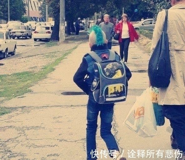 |搞笑图片笑话段子:家里就你最辛苦了,全身都白了!