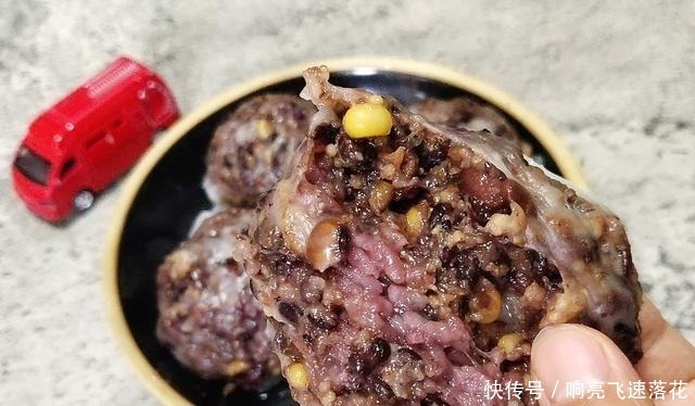 比黄磊老师做法还简单的东北粘豆包,1不和面2不放糖,软糯香甜!