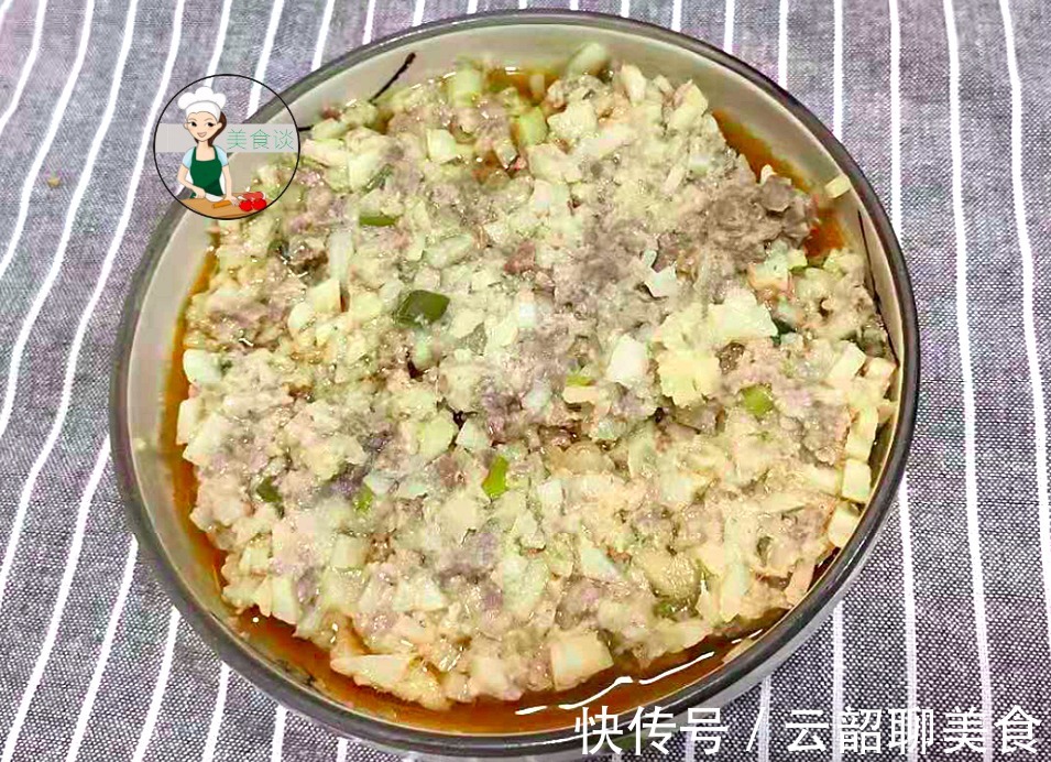 鲜香|夏天要多吃蒸菜,此菜蒸一蒸15分钟搞定,鲜香好消化,营养不上火