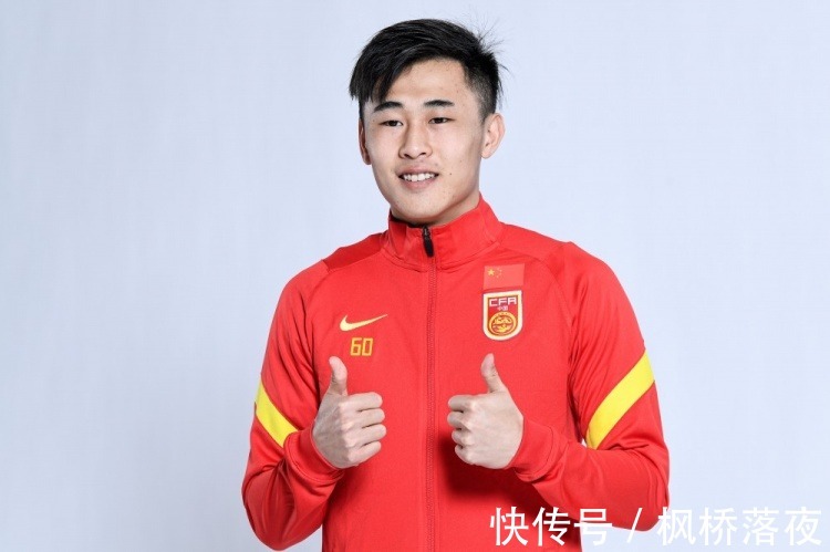 外援|中国足球又诞生一幸运儿!刚上任国足一大难题就被解决,时机刚好