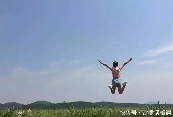 |搞笑PS:求大神帮我P成在路边尿尿,要霸气一点!