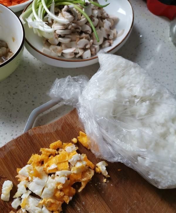 吃完鸡蛋后|外国朋友吐槽中餐吃不饱,看了他点的菜后我笑了:能吃饱才怪