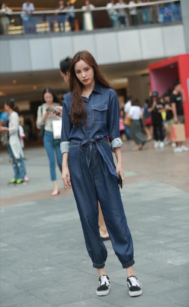 装扮舒适利落也让你更体面，清新自然的美感，也可以让你很出挑